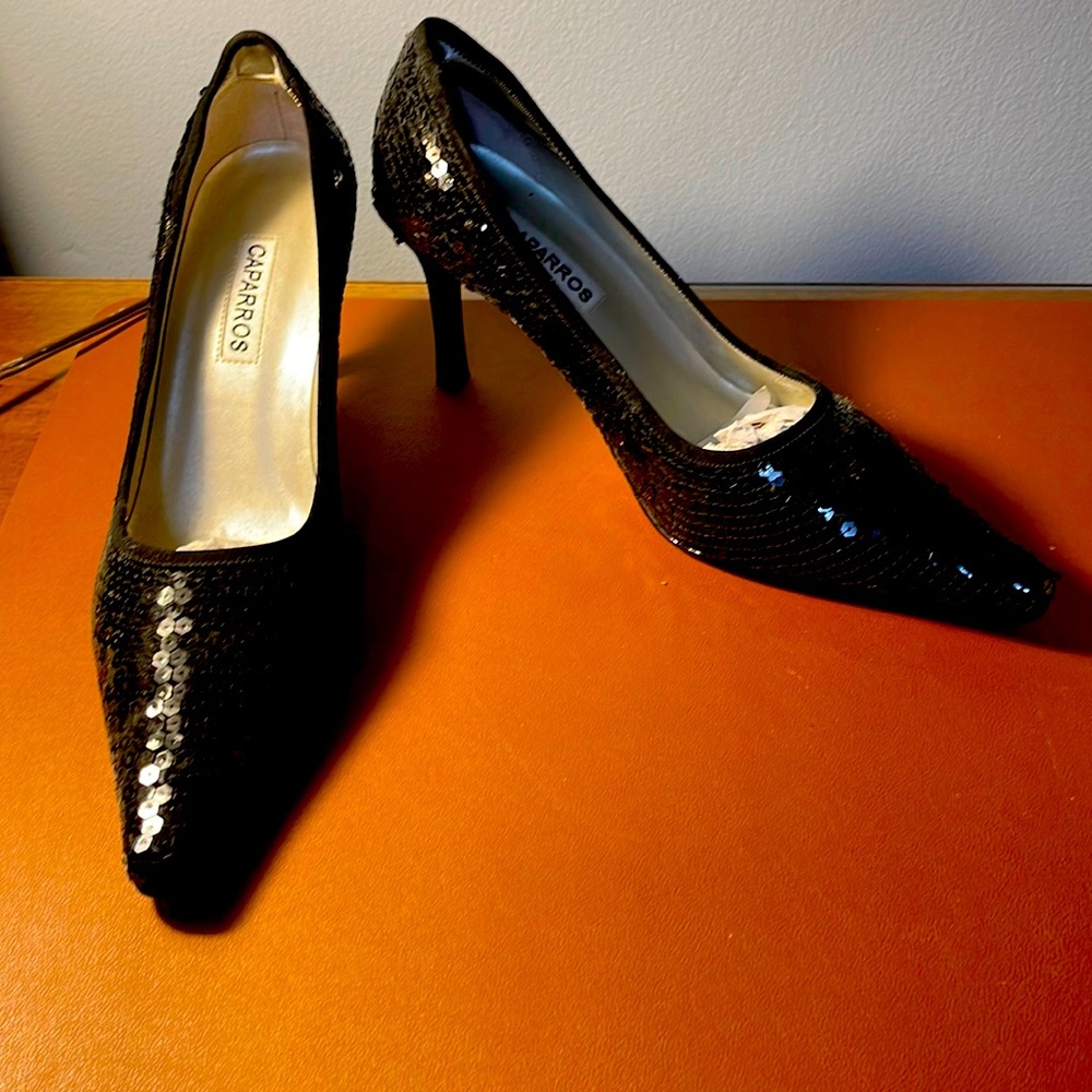 New unused black sequined heels